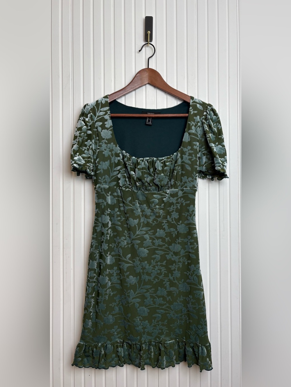 Forever 21 Velvet Burnout Milkmaid Dress M Green Floral Fall Whimsical Witchy
